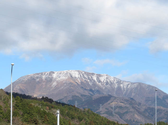 photo 高速道路から伊吹山