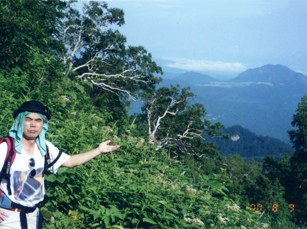 photo 日本海側が開ける・苗場山