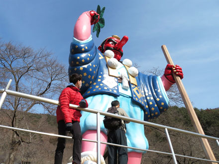 photo：巨大な千曲天狗・戸倉宿キティパーク