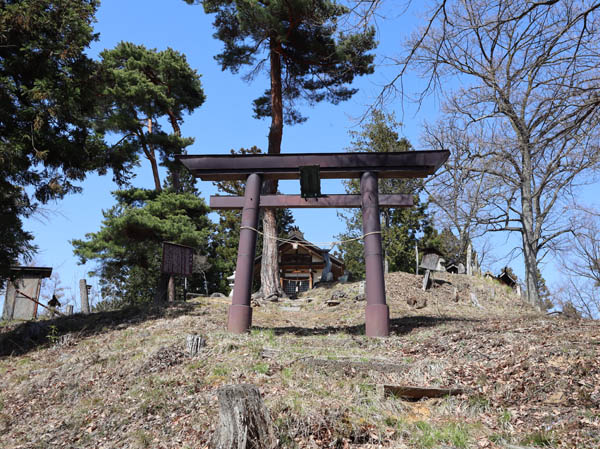 photo：千曲市霊諍山
