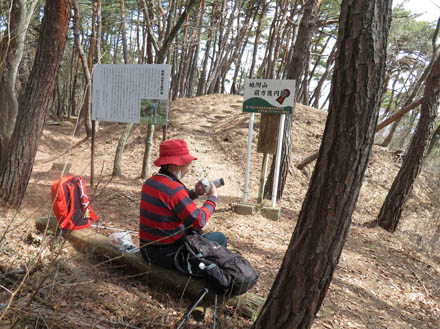 photo：ベンチに座ってレンズの交換・地附山