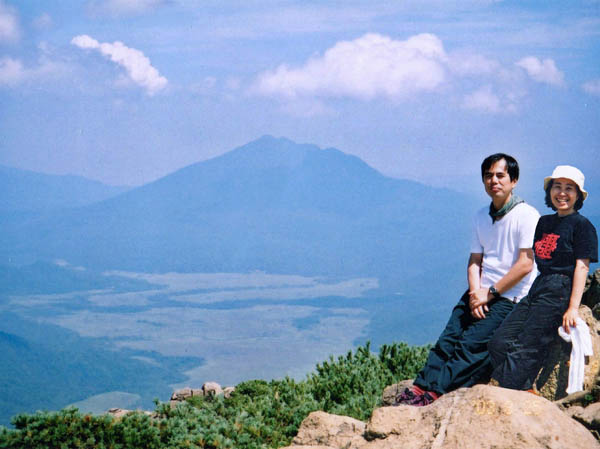photo：山頂から尾瀬ヶ原を見下ろす・至仏山