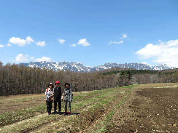 photo：戸隠展望苑から戸隠連峰をのぞむ