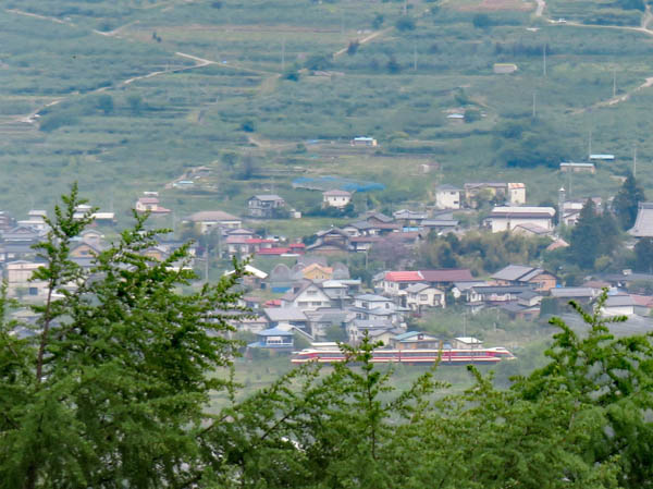 photo：湯田中からきた「ゆけむり号」：鴨ヶ嶽から
